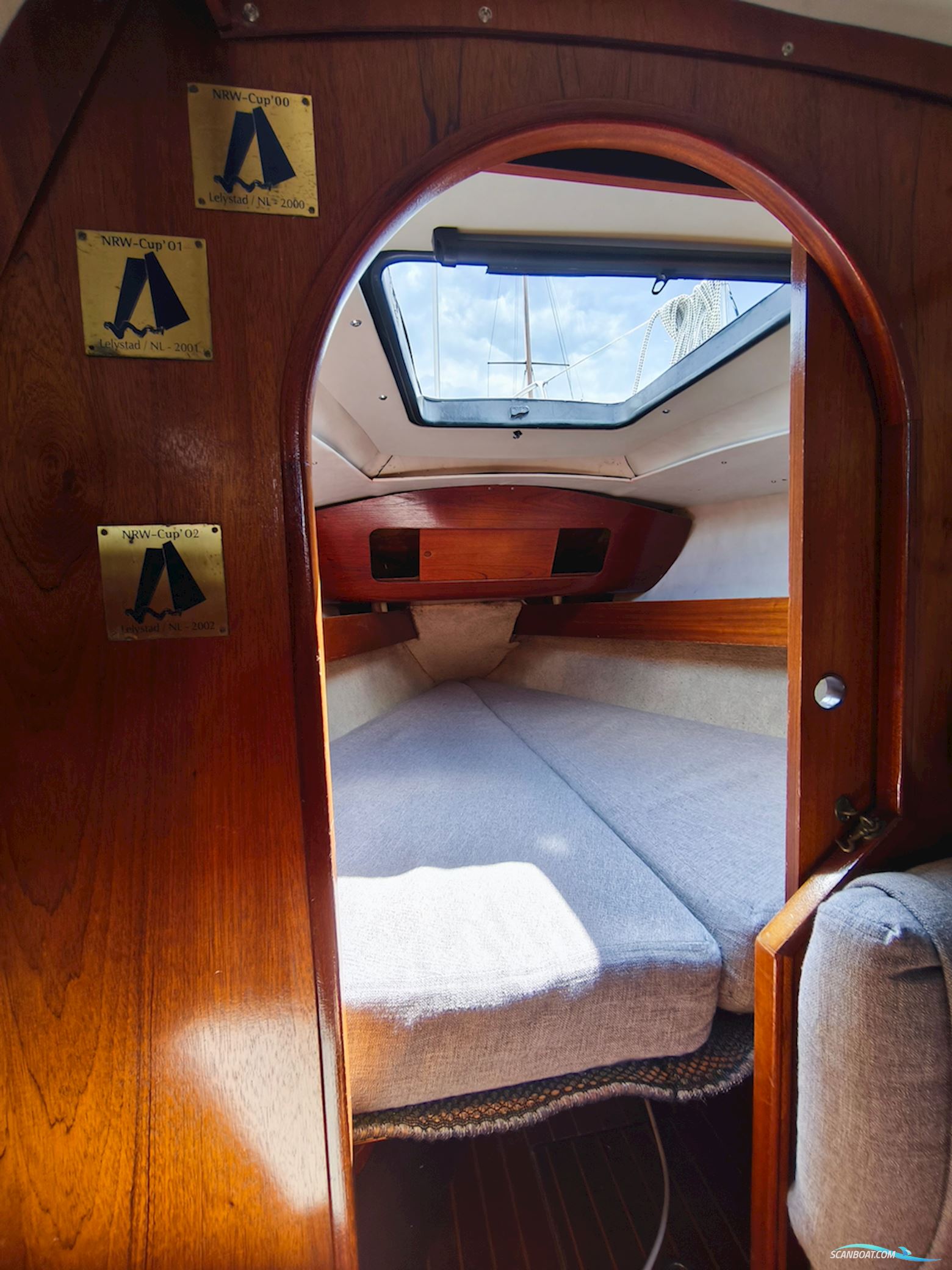 Bavaria  890