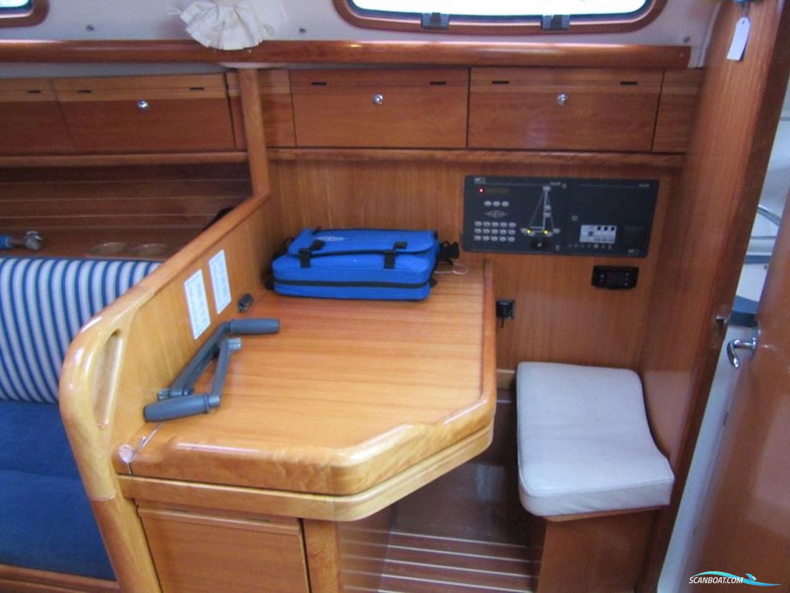 Bavaria 30 cruiser