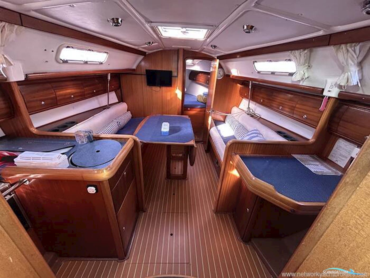 Bavaria 32