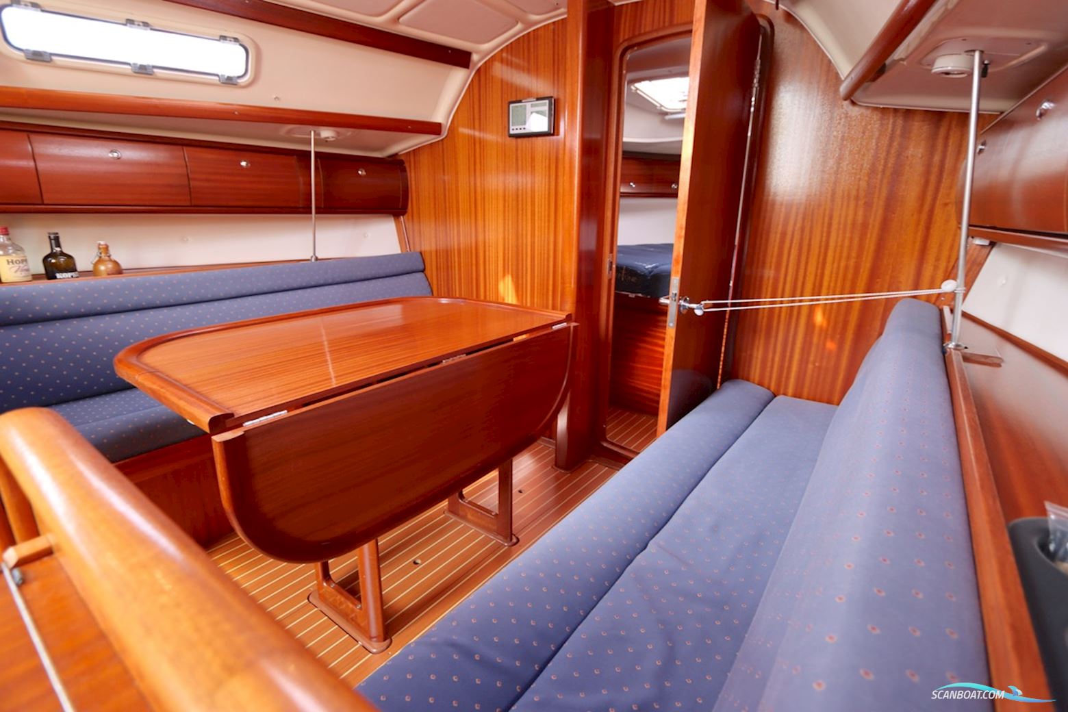 Bavaria 32
