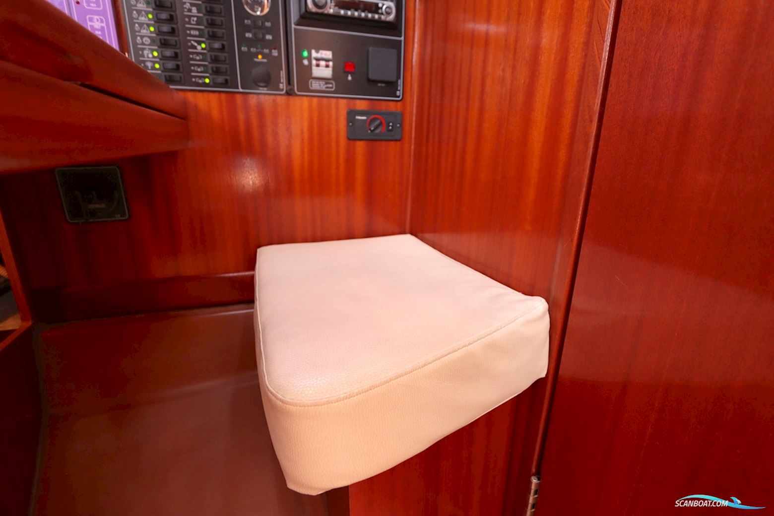 Bavaria 32