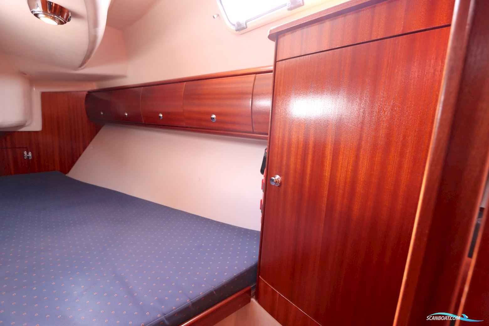 Bavaria 32