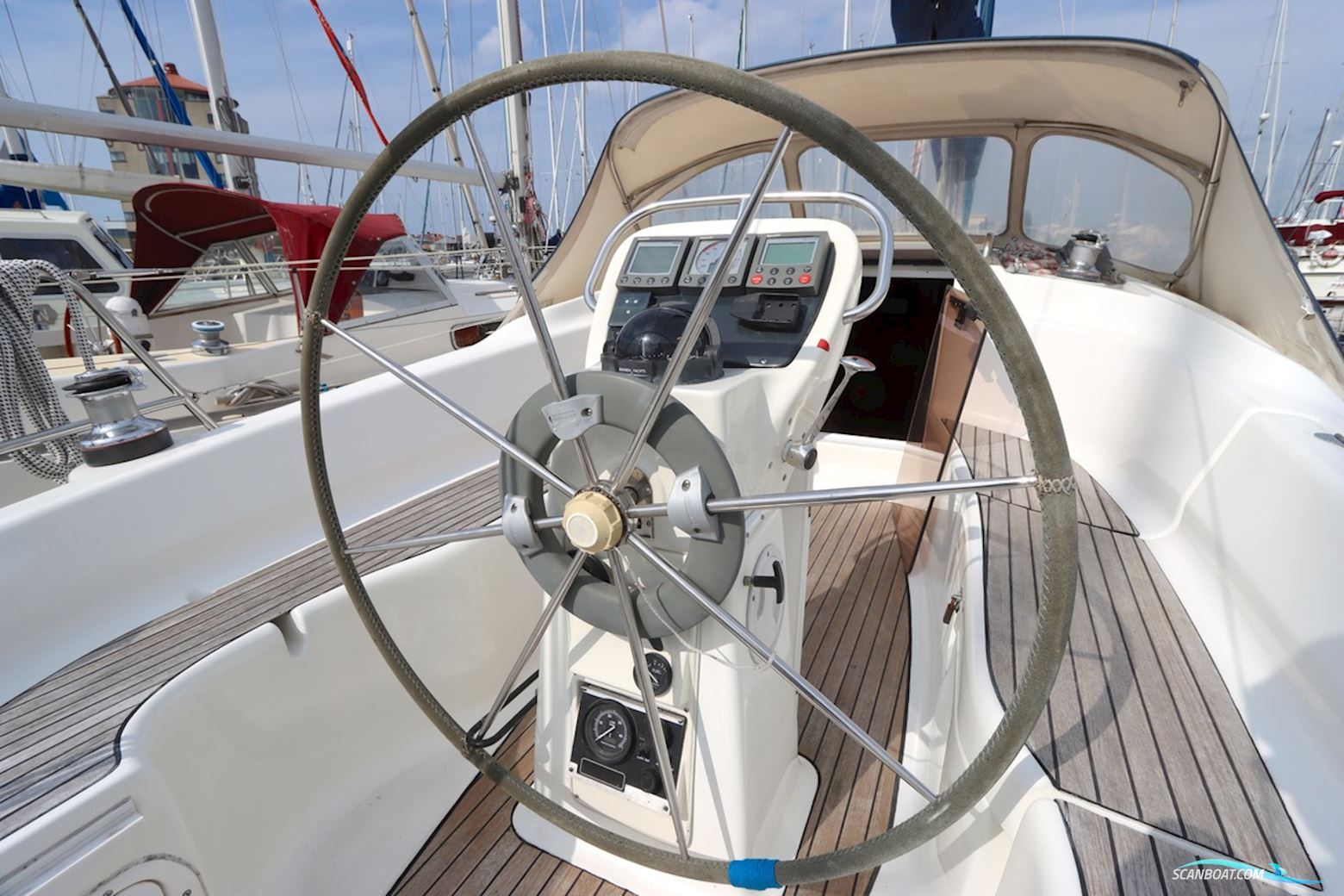 Bavaria 32
