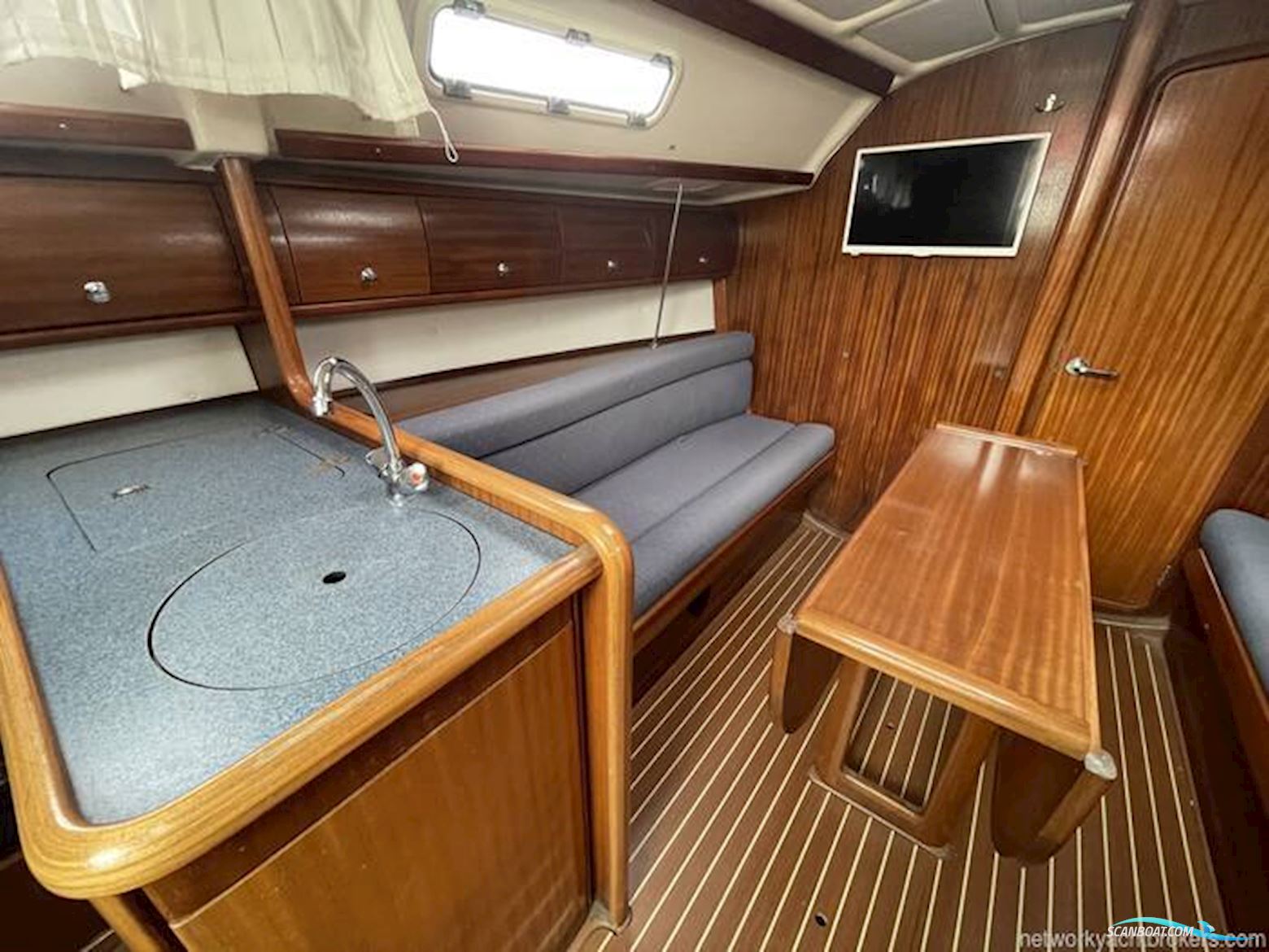 Bavaria 32