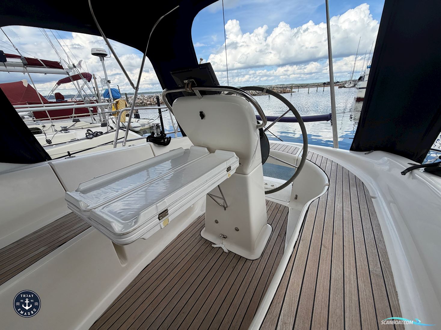 Bavaria 32