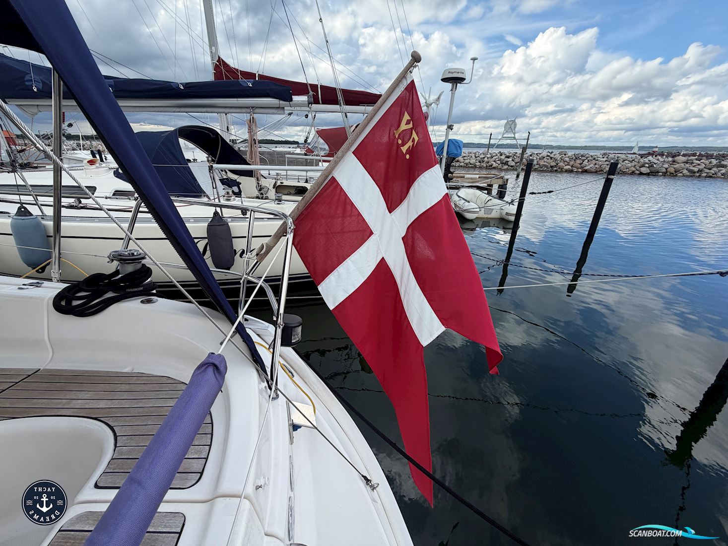 Bavaria 32