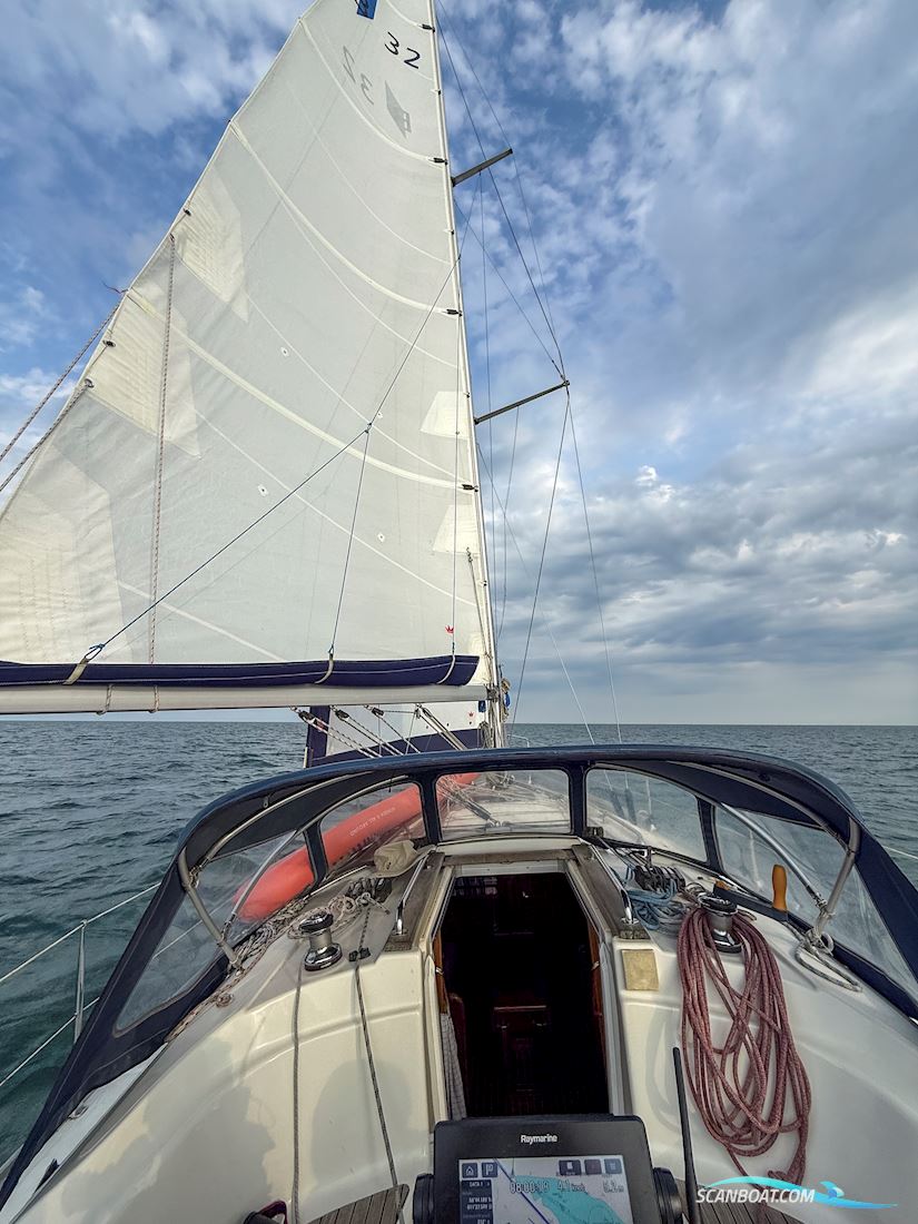 Bavaria 32