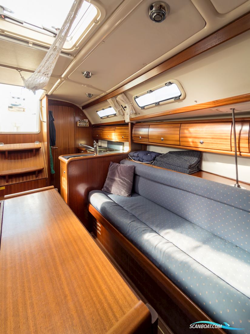 Bavaria 32