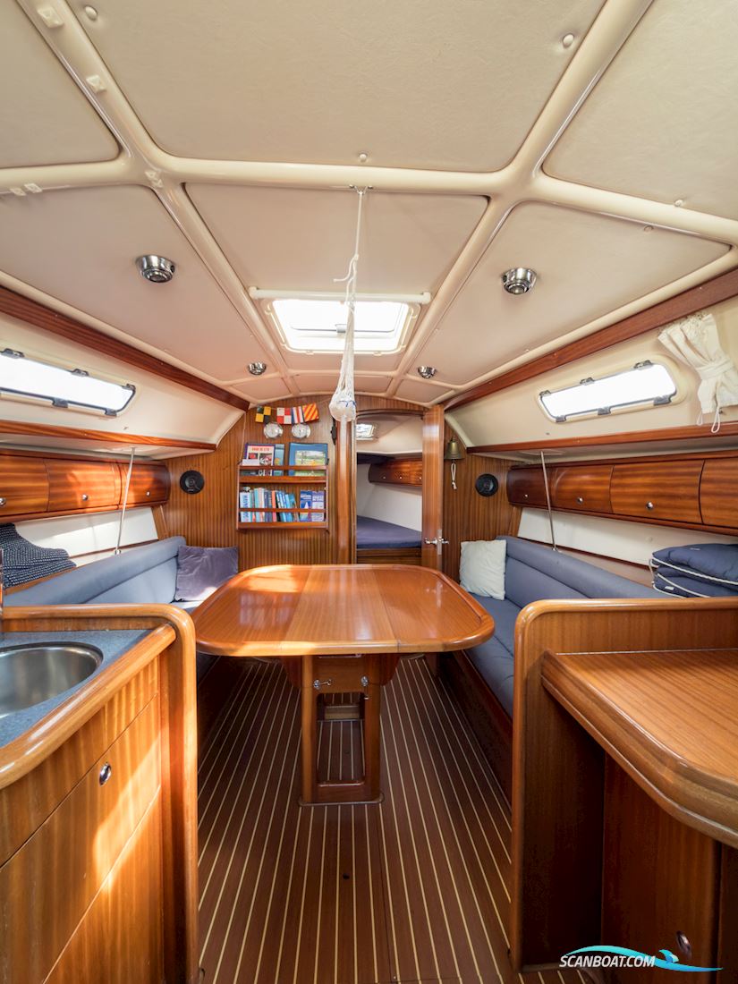 Bavaria 32