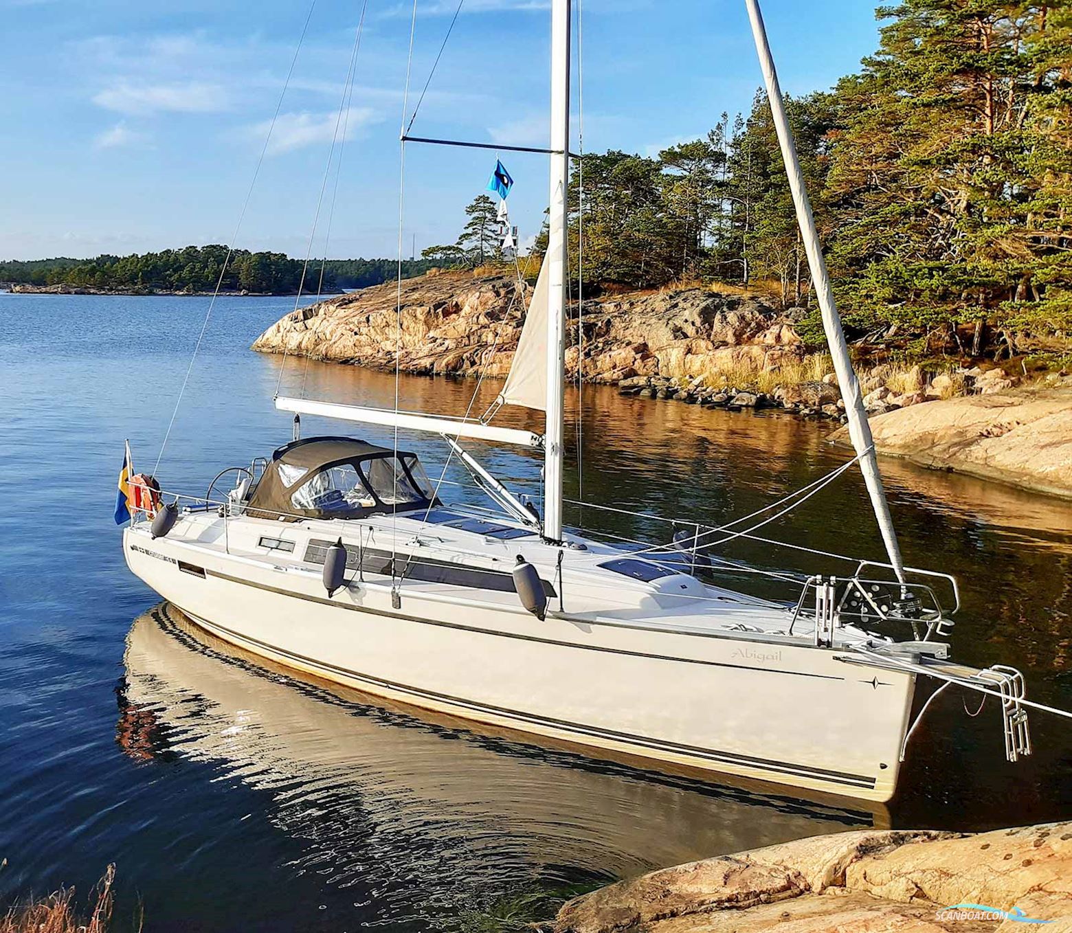 Bavaria 33 Cruiser Zeilboten 2013, met Volvo Penta D-1 20 motor, Sweden