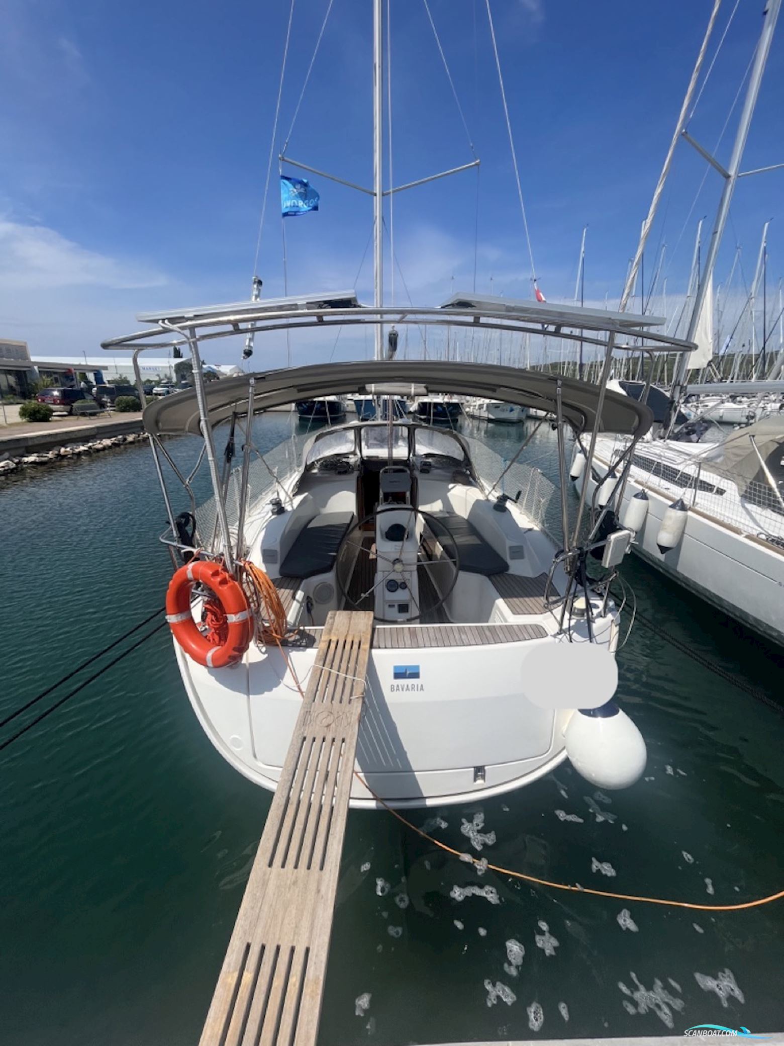 Bavaria 33 crusier