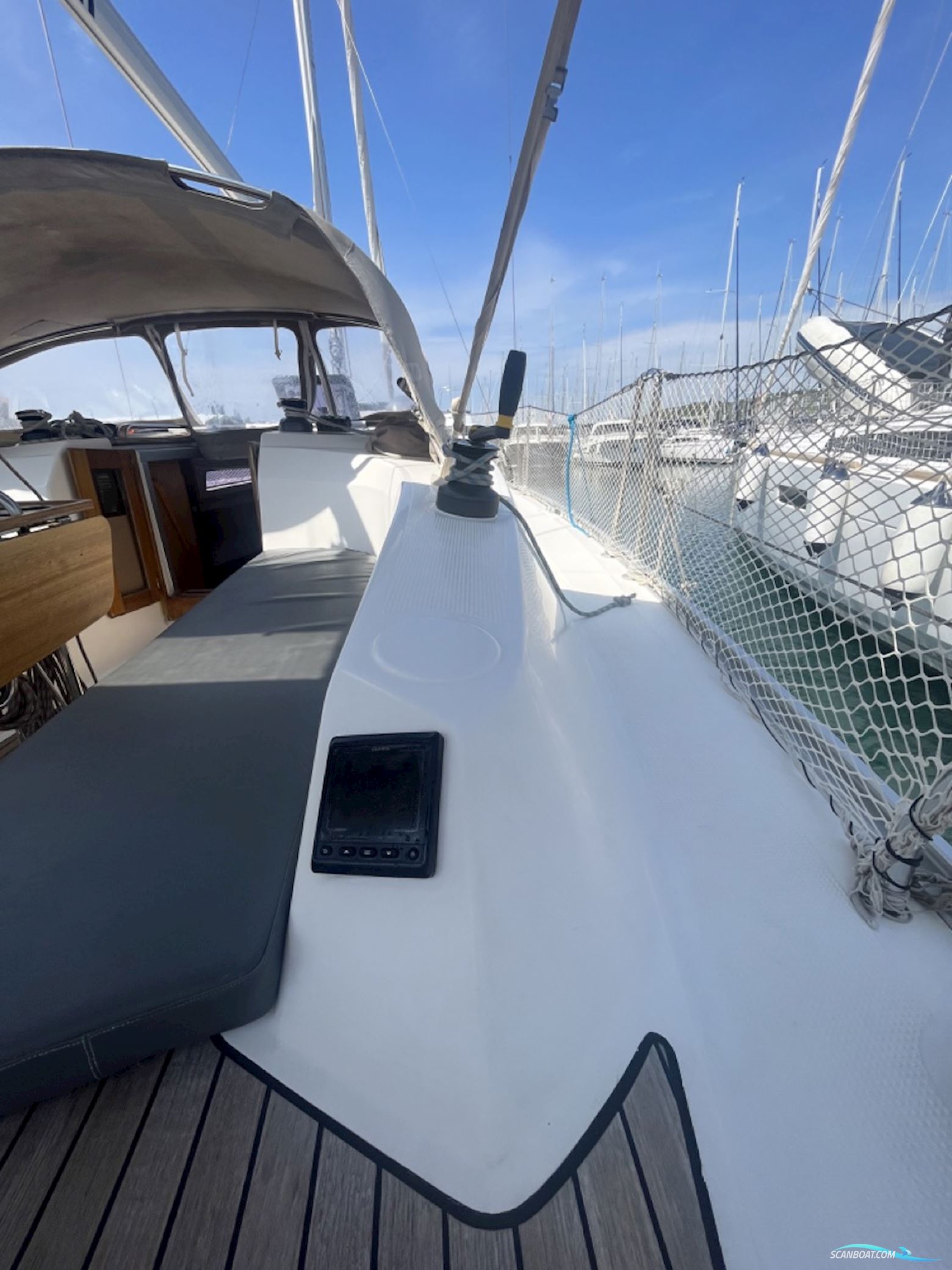Bavaria 33 crusier