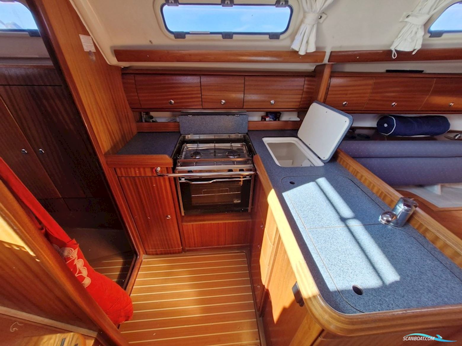 Bavaria 36