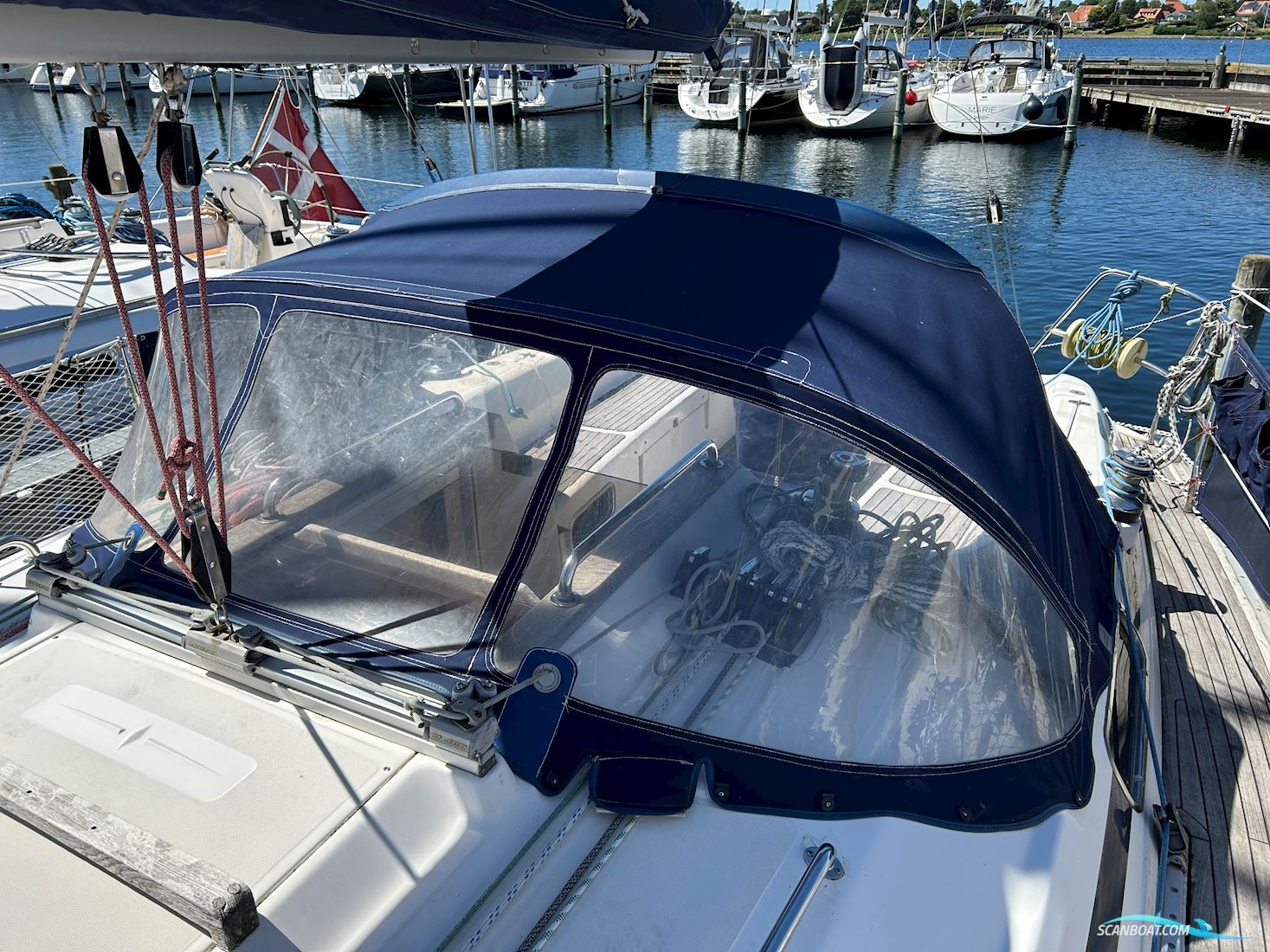 Bavaria 37