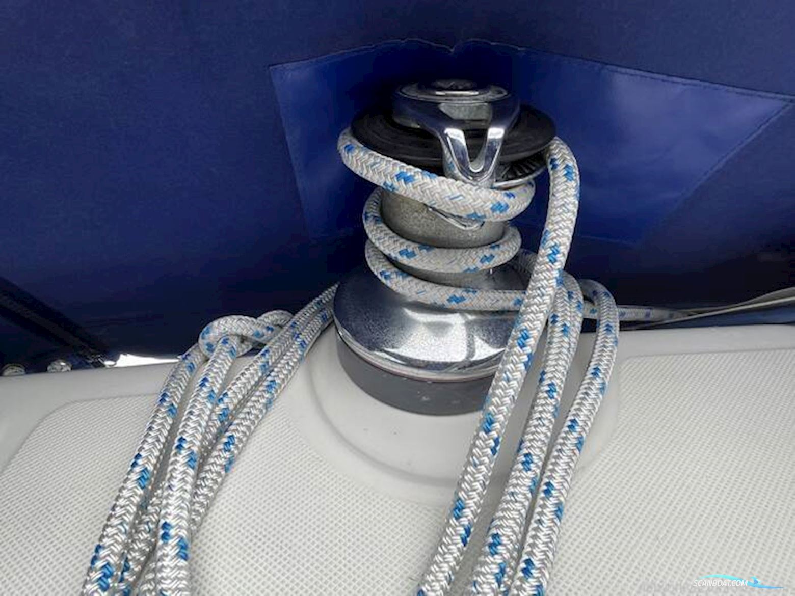 Bavaria 37