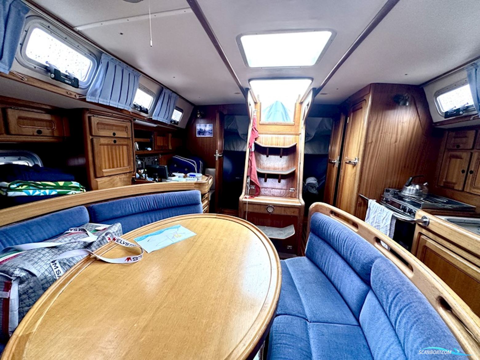 Bavaria 370
