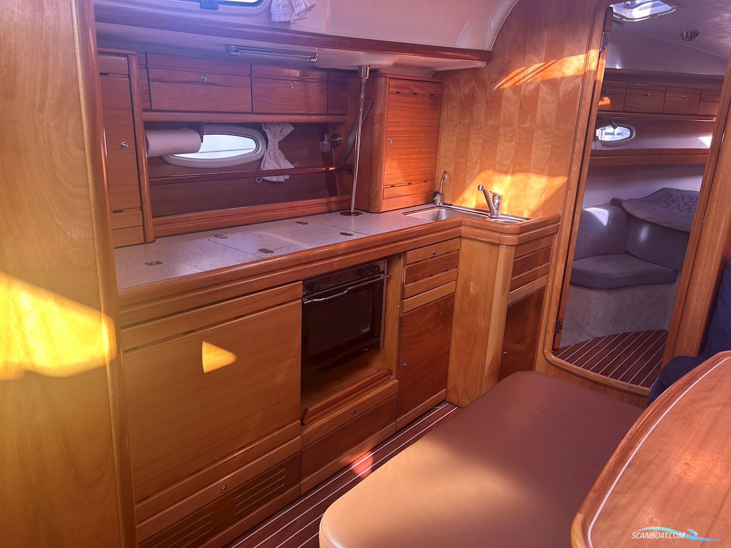 Bavaria 39