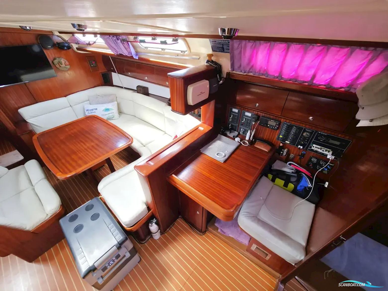 Bavaria 44