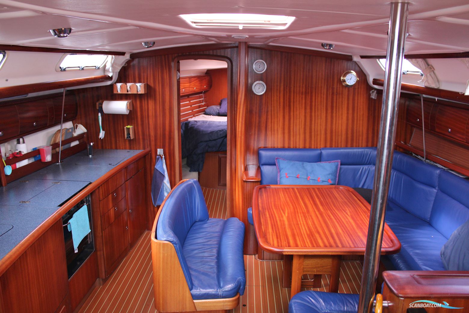 Bavaria 44