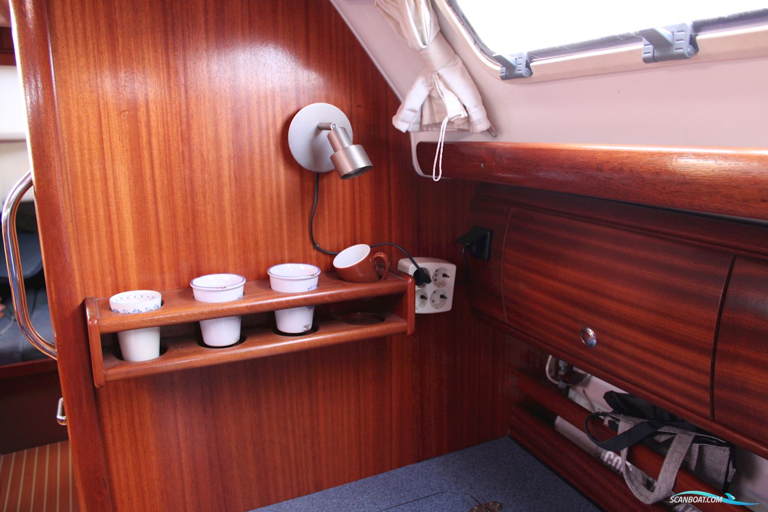 Bavaria 44