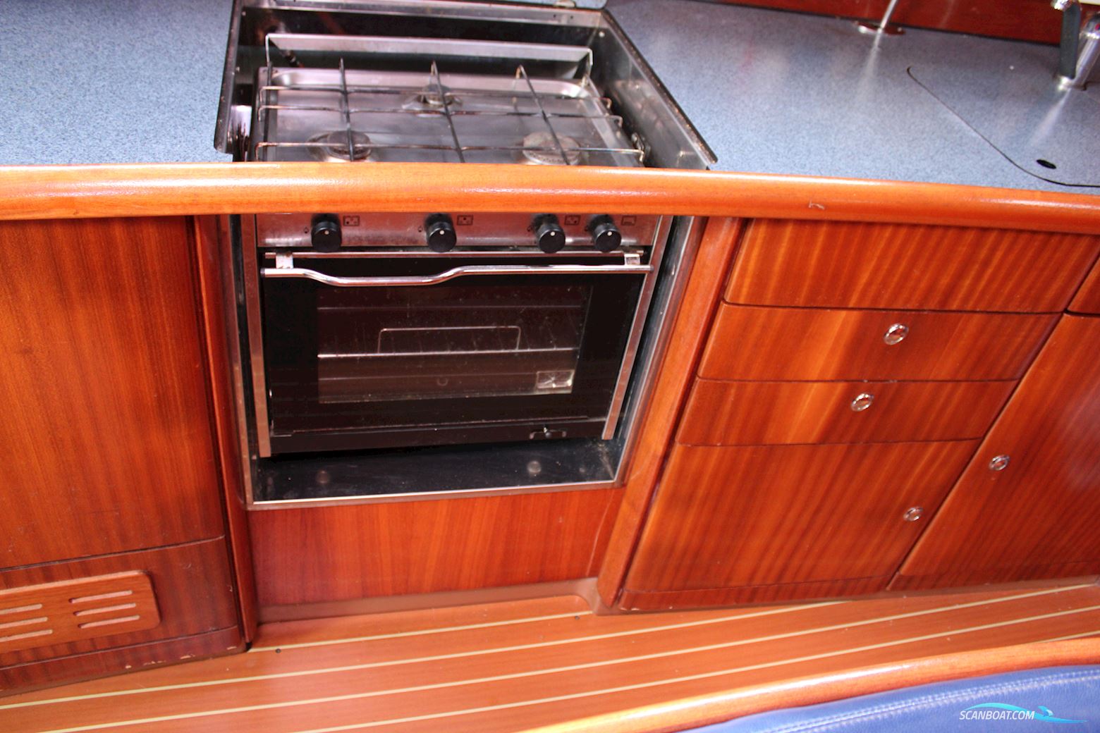 Bavaria 44