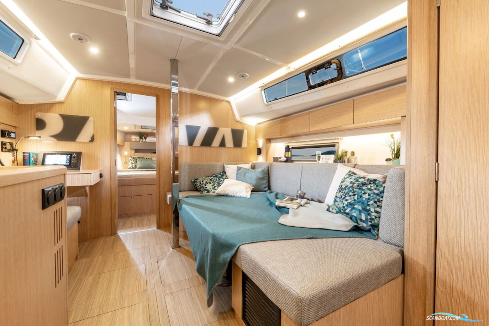 Bavaria C 42 