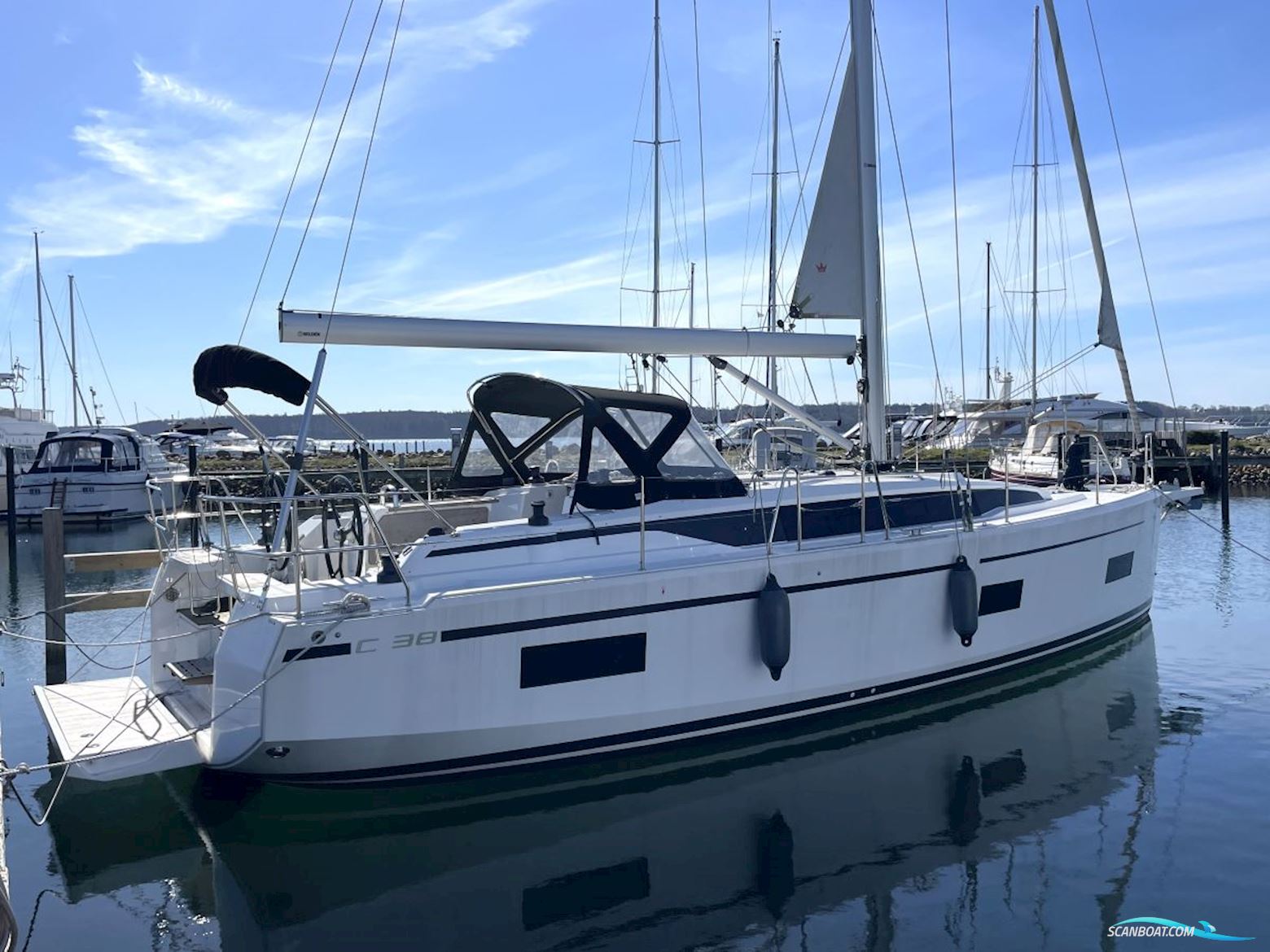 Bavaria C38