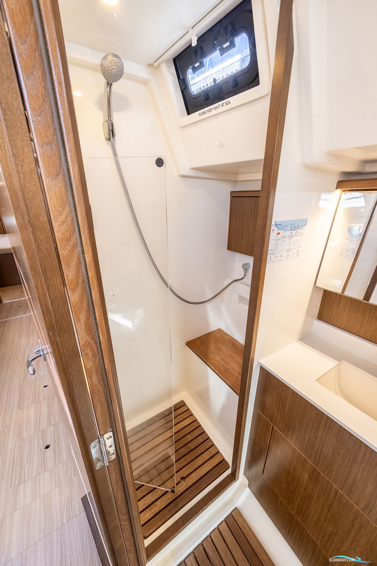 Bavaria C45 Style