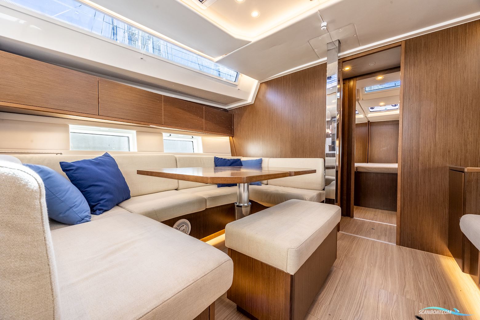 Bavaria C45 Style