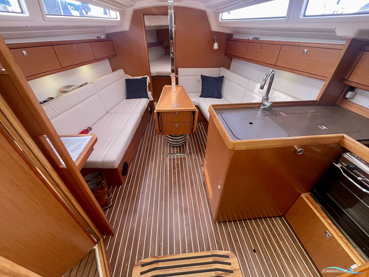 Bavaria Cruiser 33