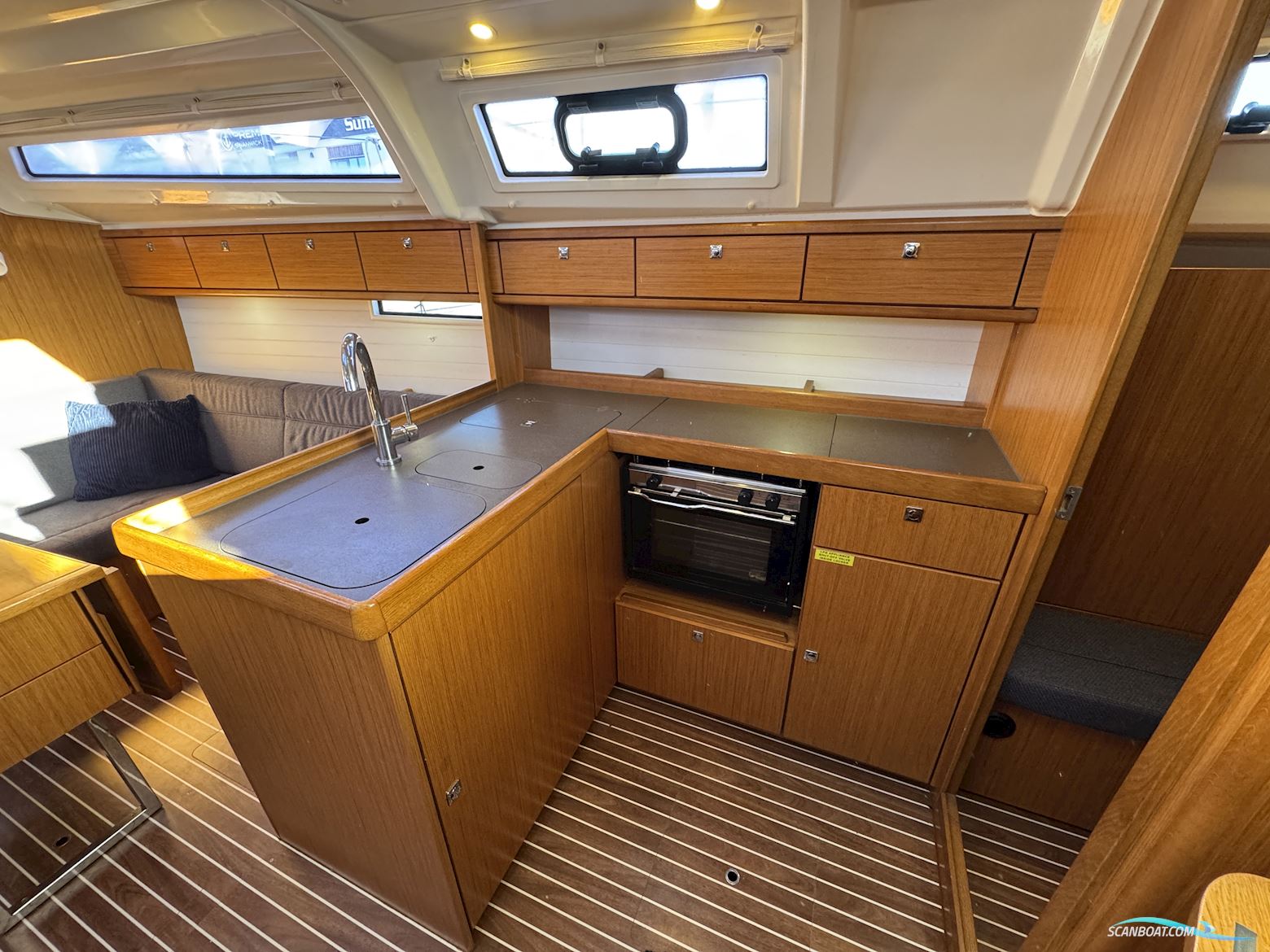 Bavaria Cruiser 37