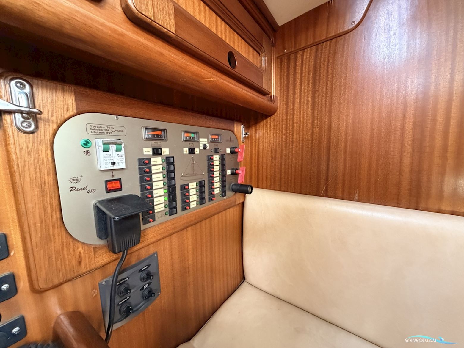 BAVARIA YACHTS 350 Lagoon