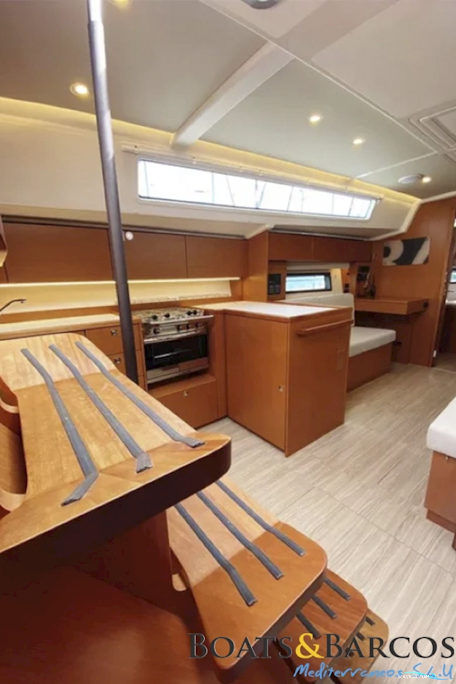 BAVARIA YACHTS C42