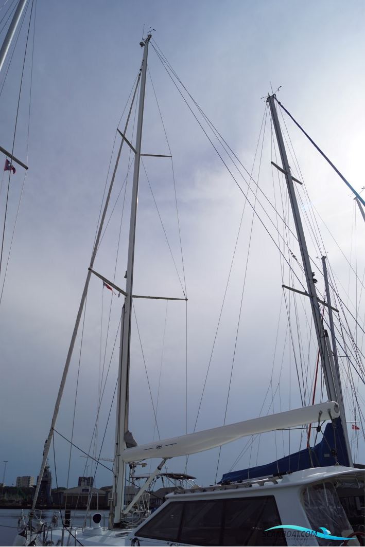 Beneteau 50 - Custom Made Decksalon