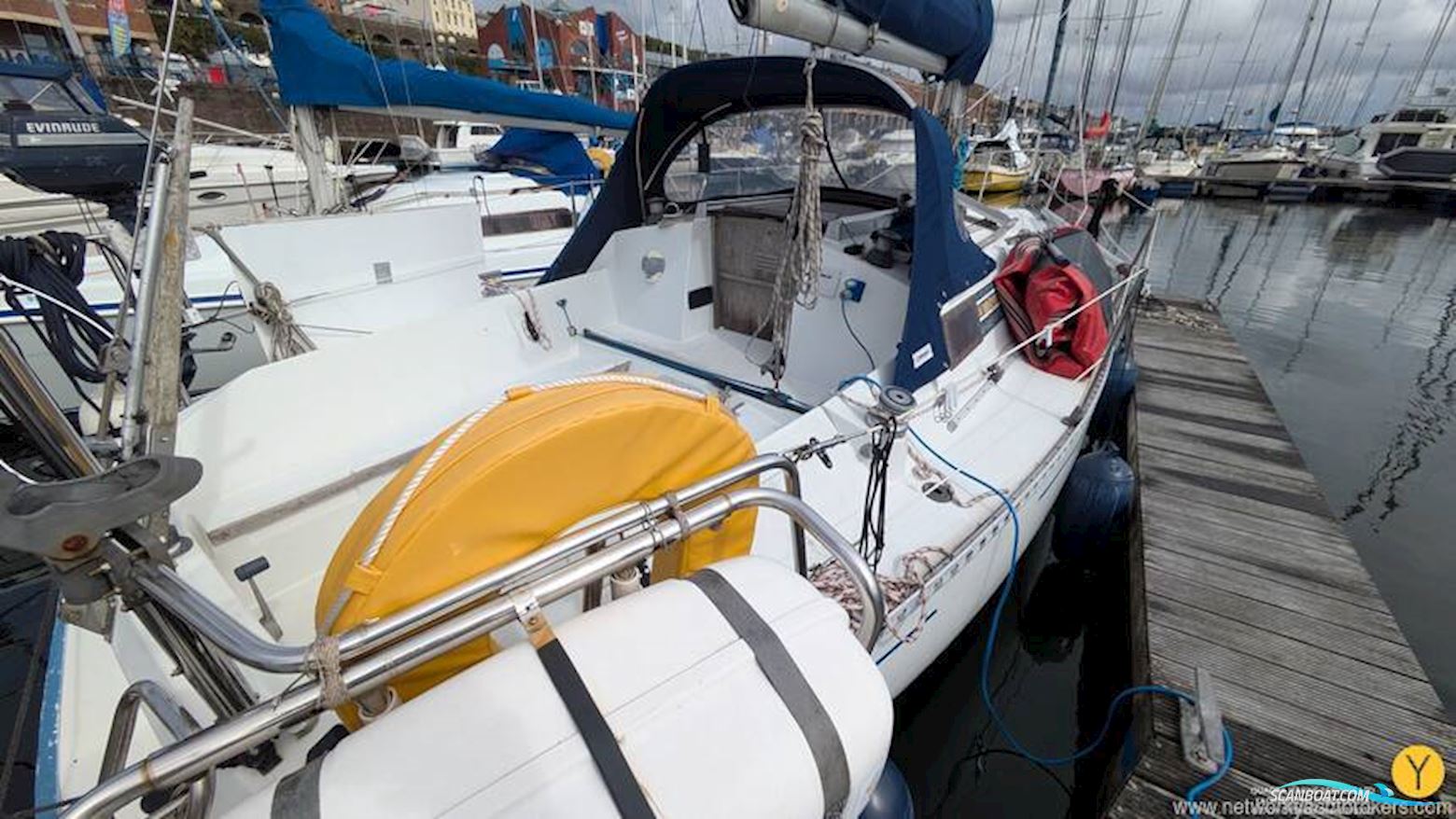 Beneteau Antares 9