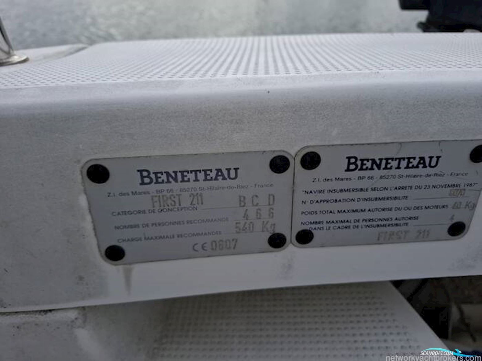 Beneteau first 211