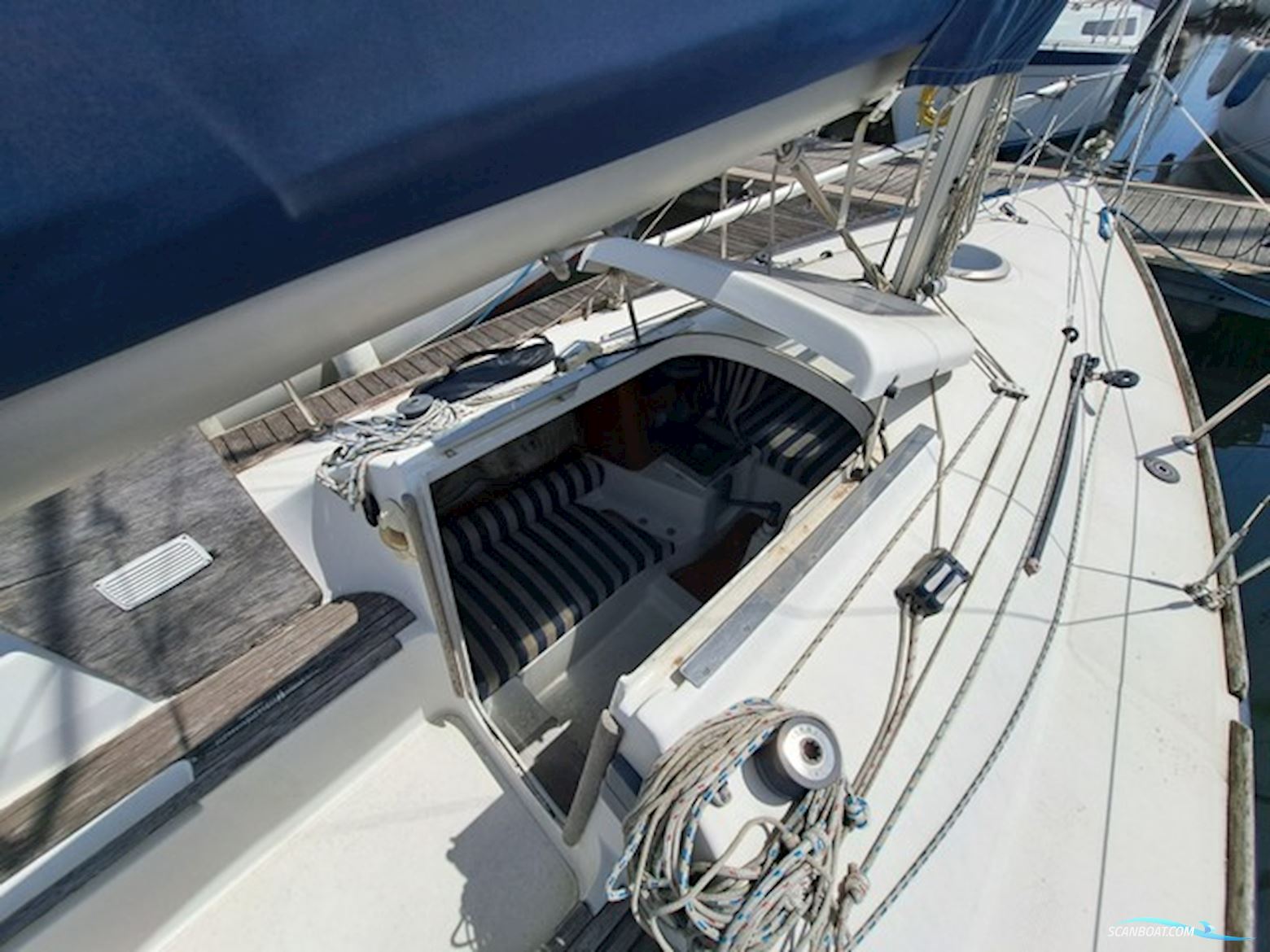 Beneteau First 211