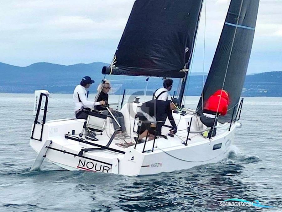 Beneteau First 27 SE Zeilboten 2021, met Tohatsu motor, Italië