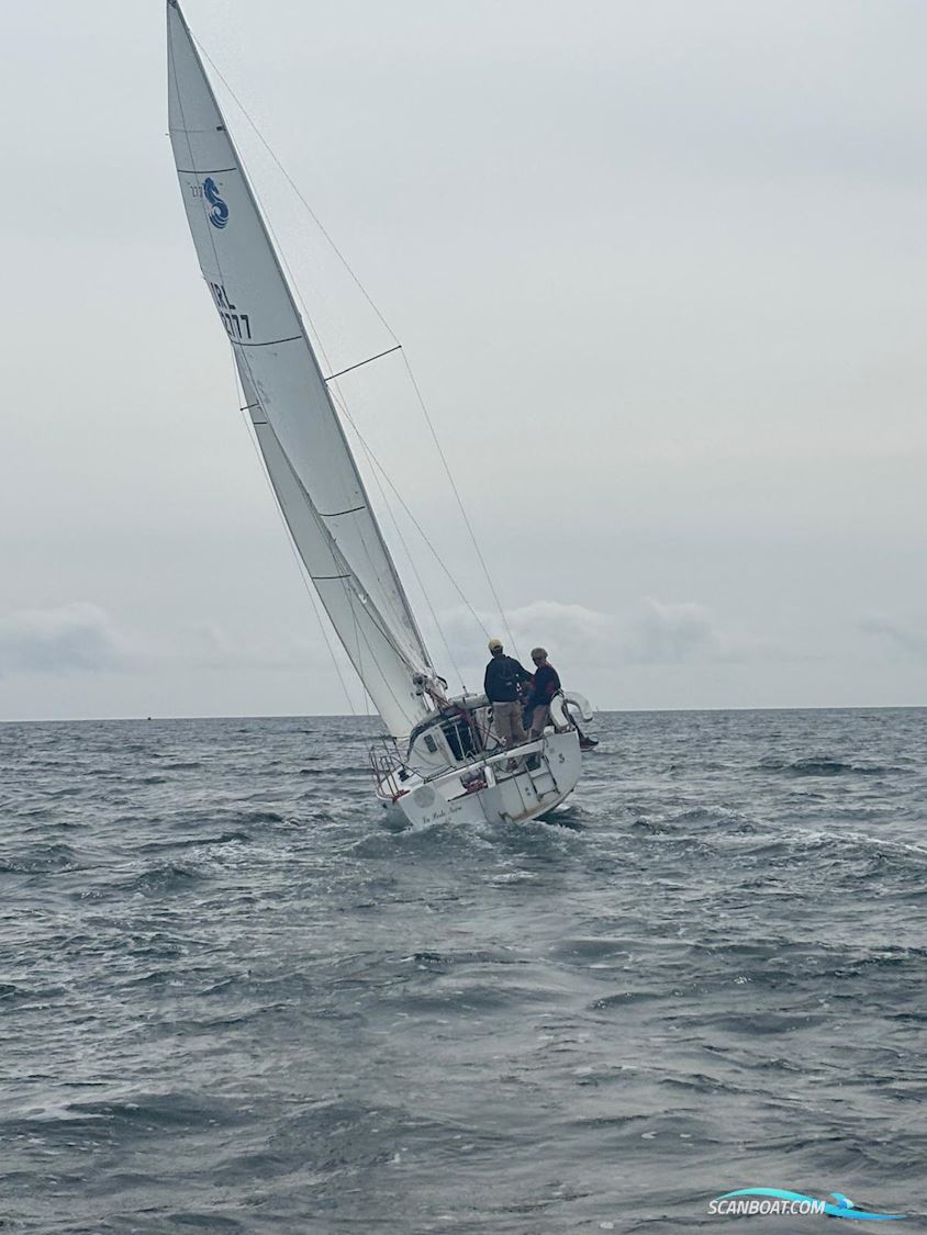 Beneteau First 27.7