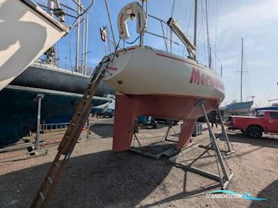 Beneteau First 30 Zeilboten 1980, met Yanmar 2YM15 motor, United Kingdom