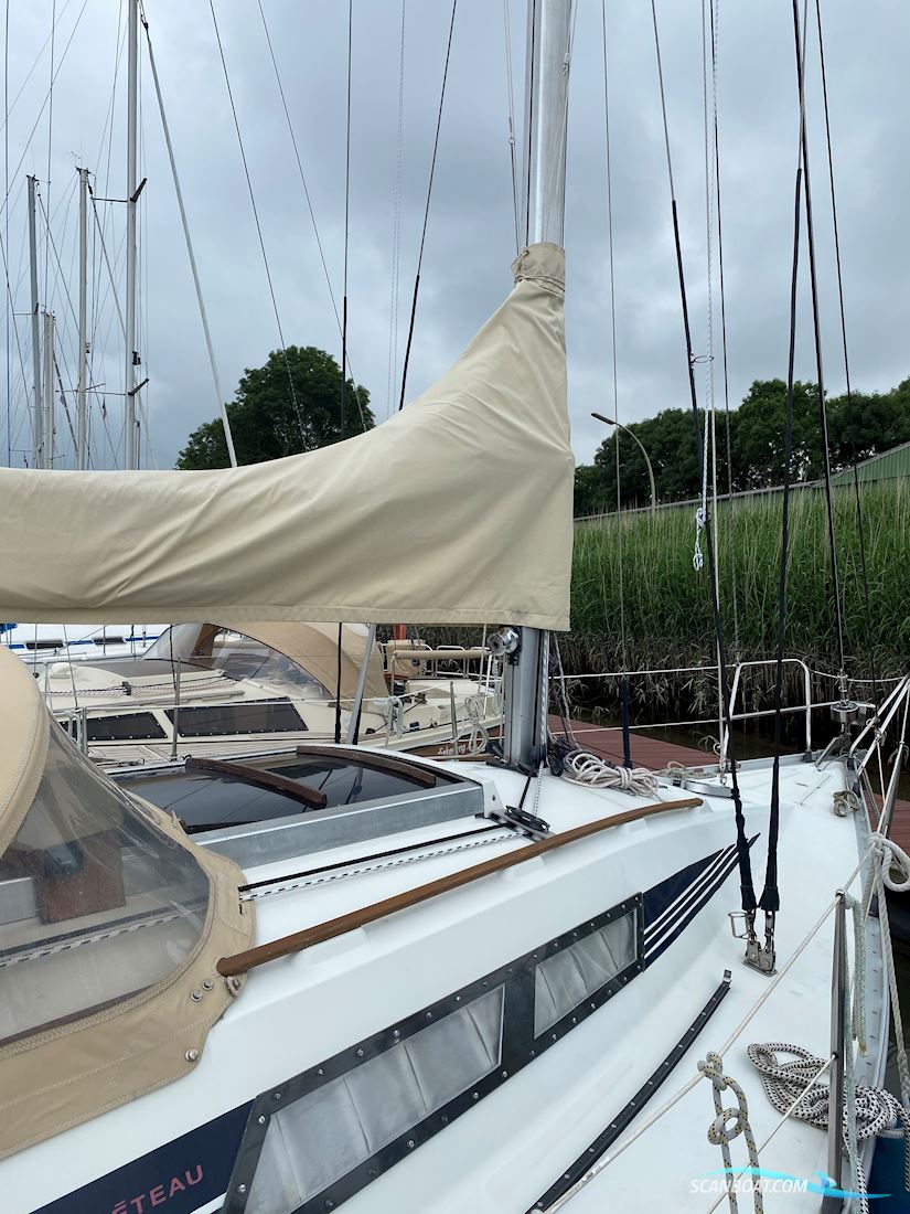 Beneteau First 305