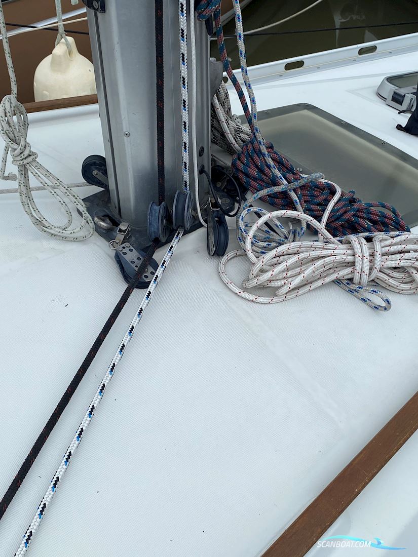 Beneteau First 305