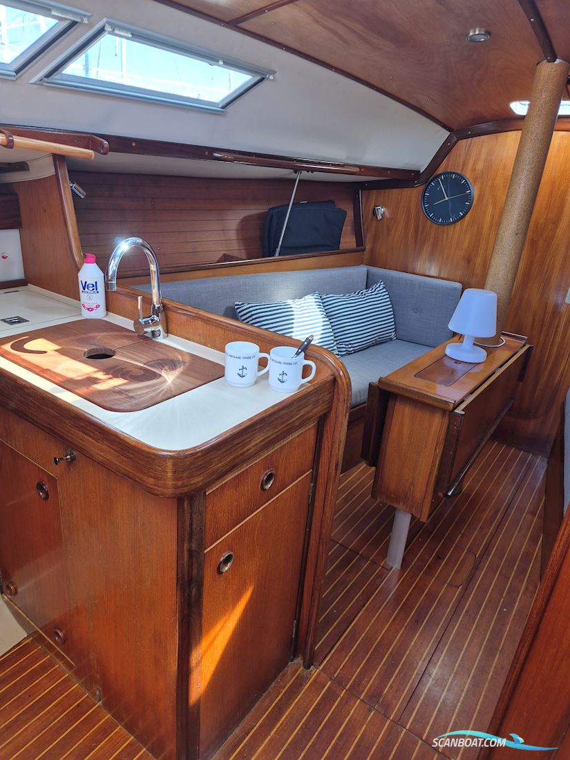 Beneteau First 305