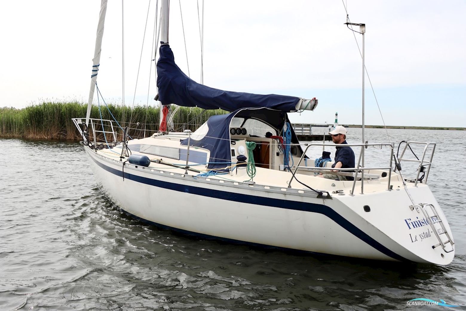 Beneteau First 32