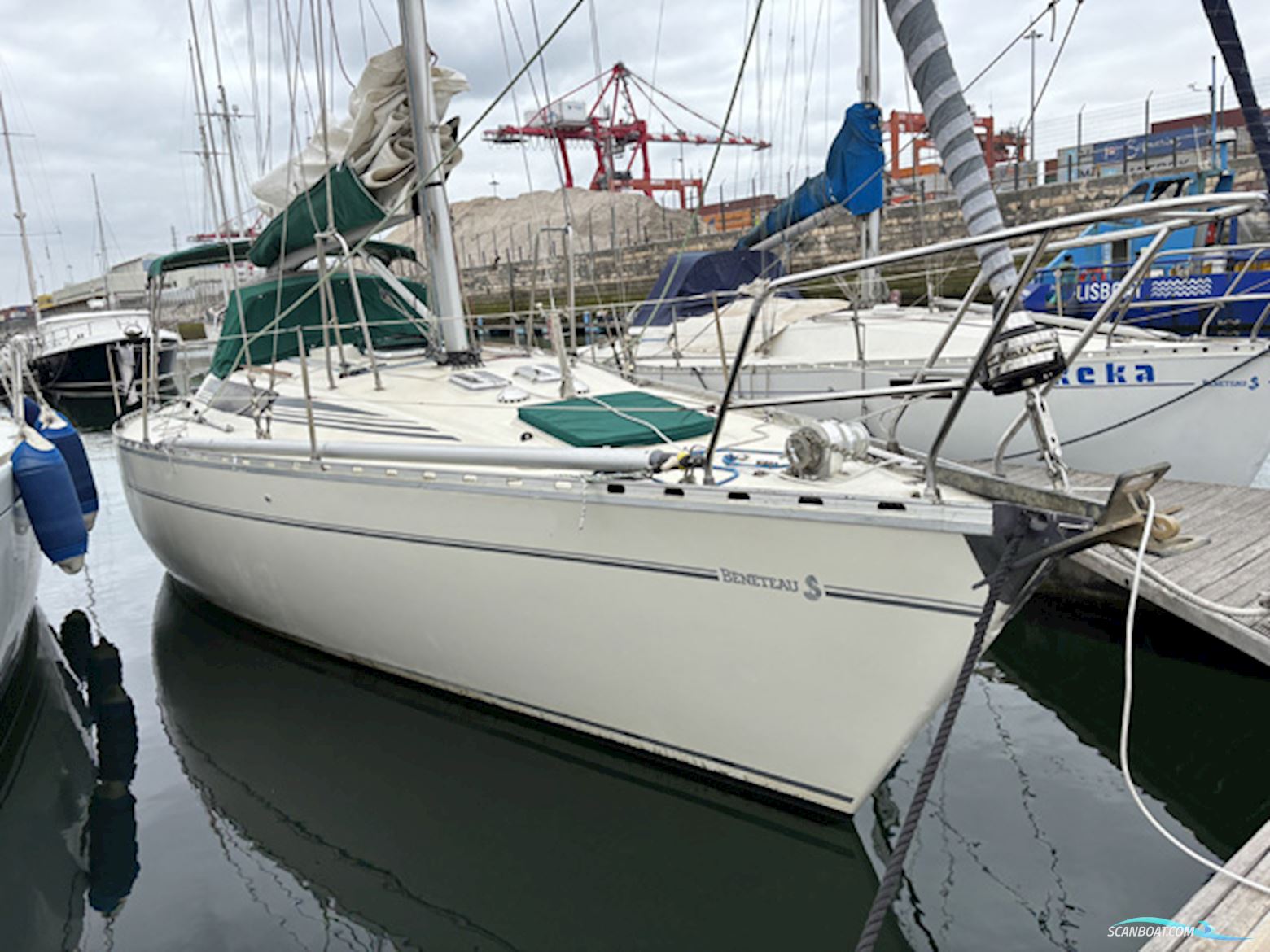 Beneteau First 35