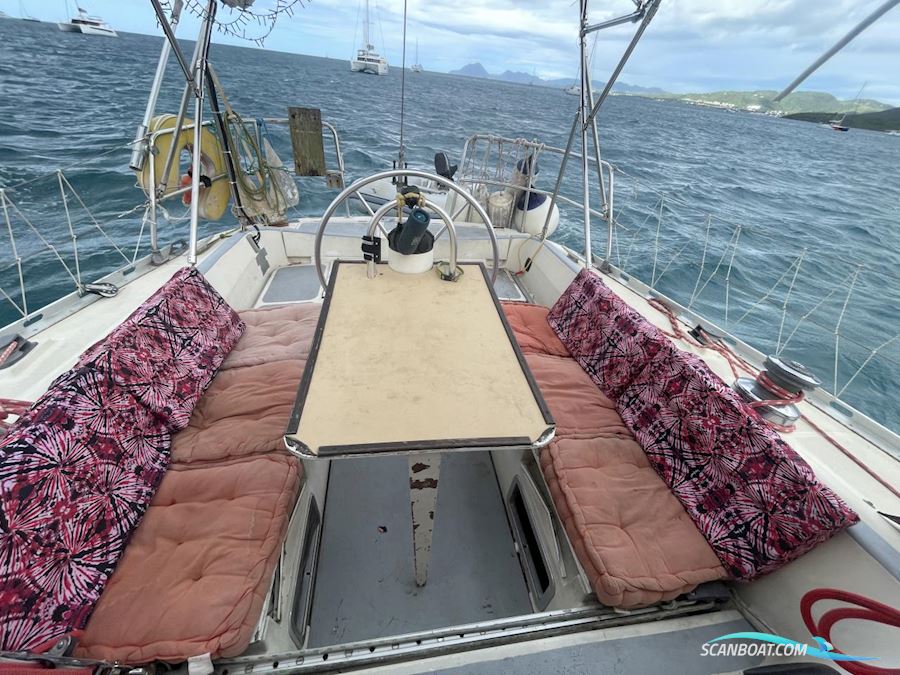 Beneteau First 35