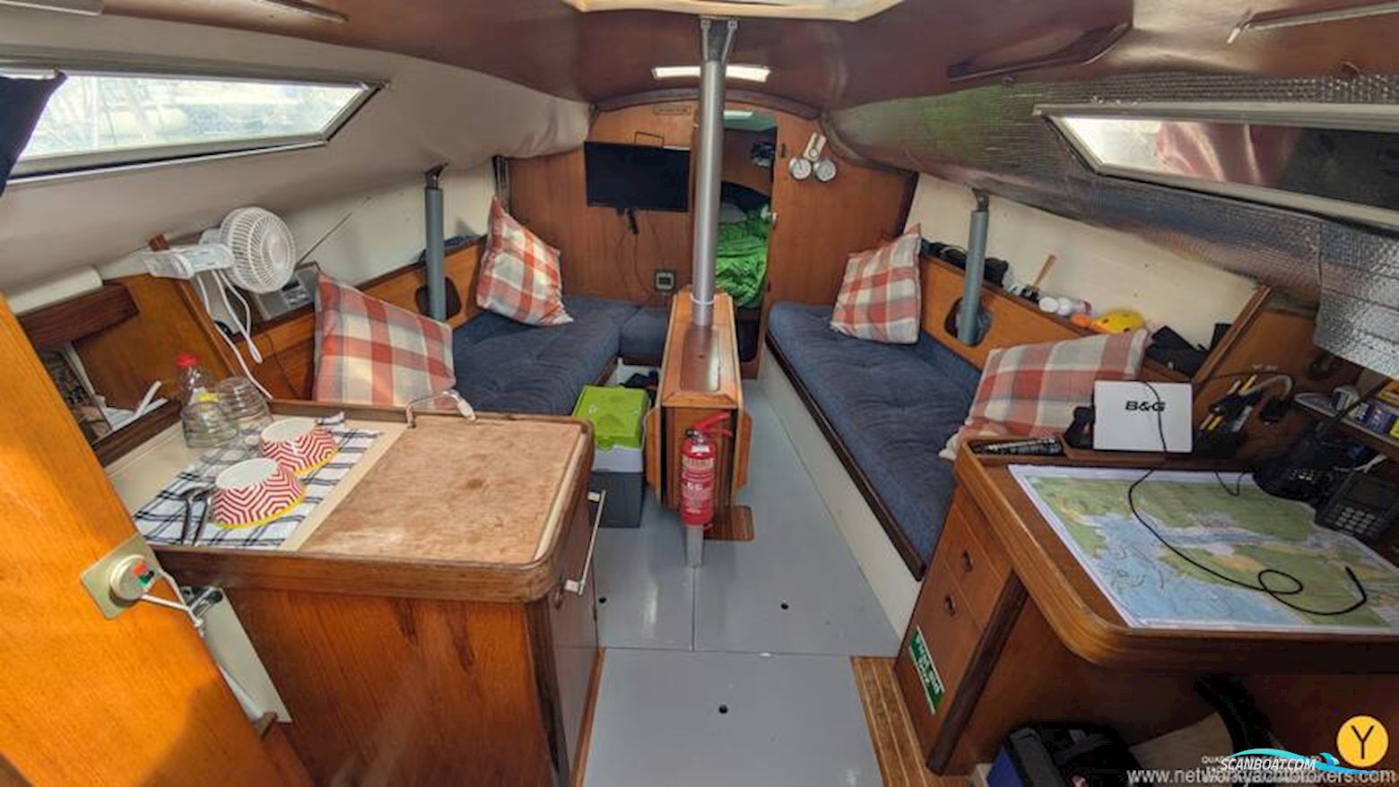Beneteau First 9