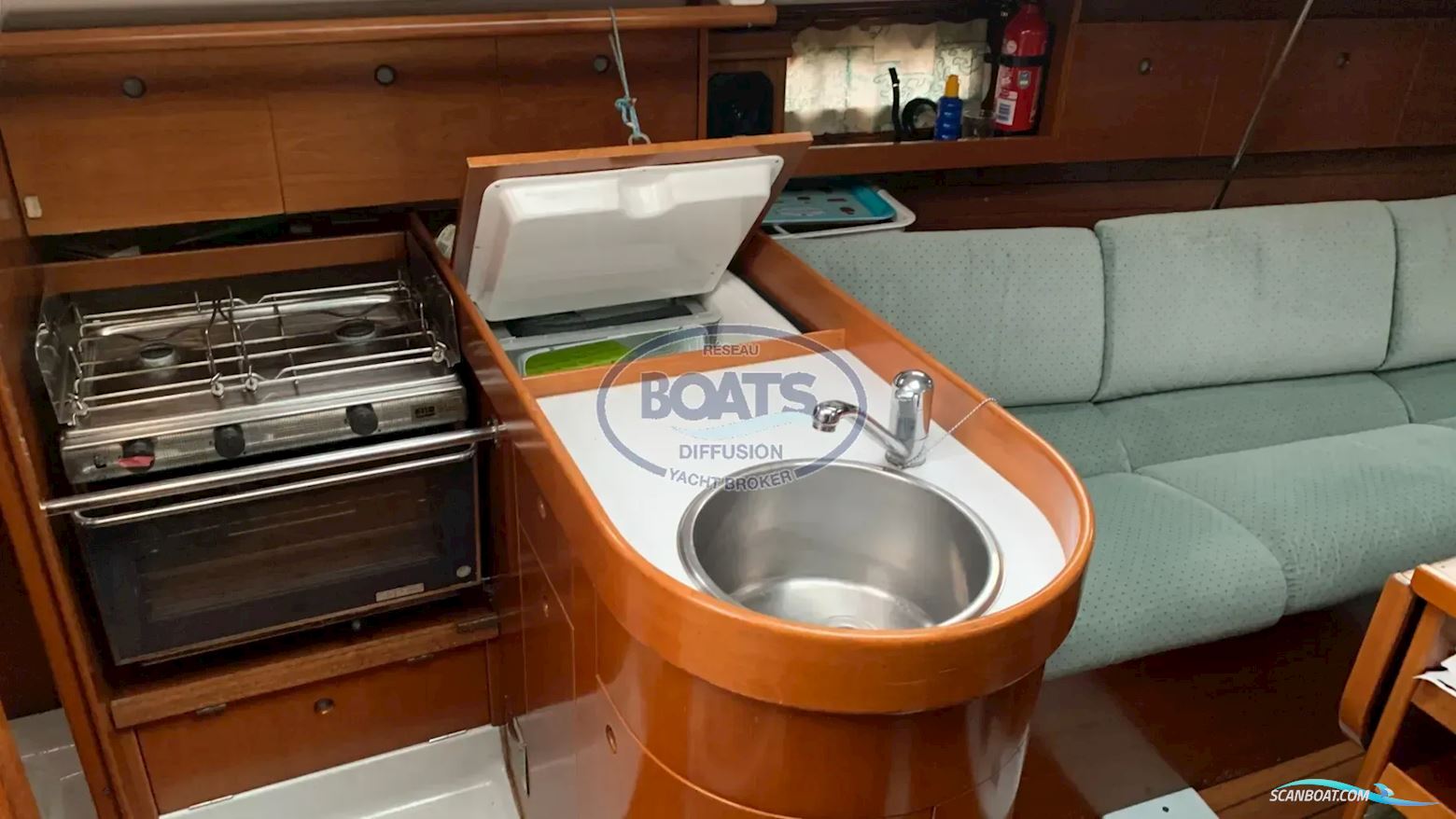 Beneteau Oceanis 300