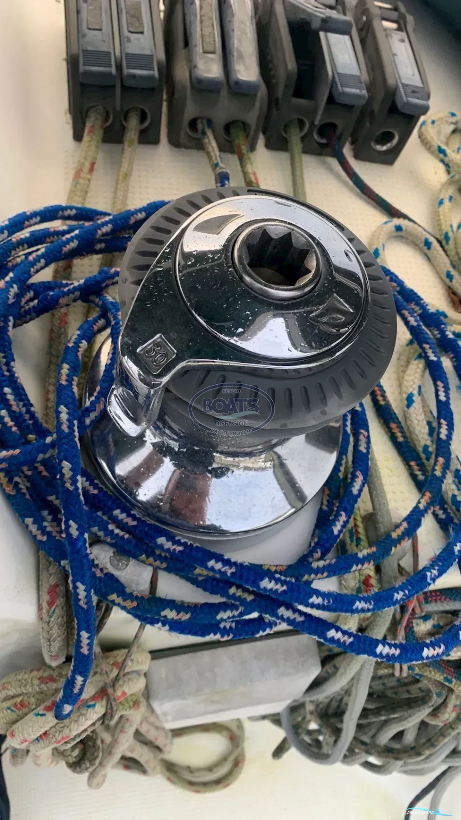 Beneteau Oceanis 300