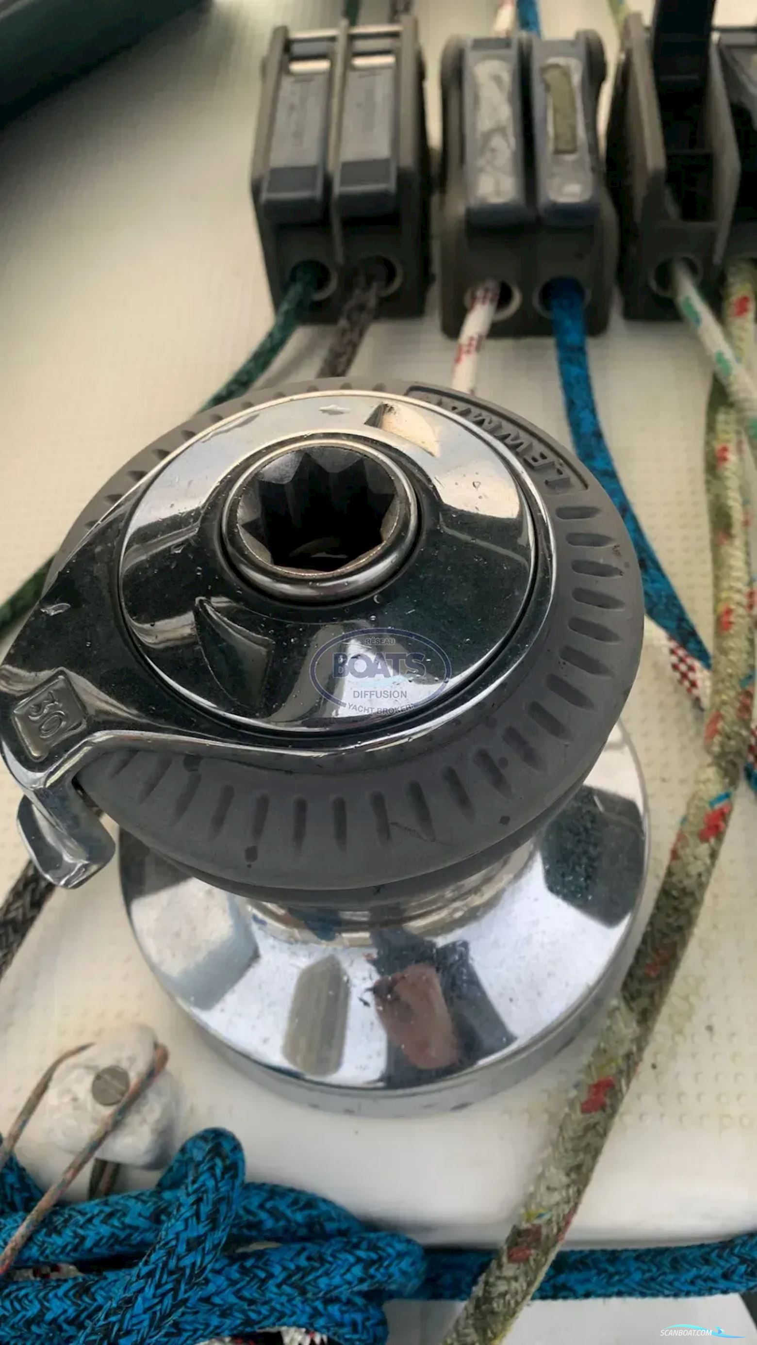 Beneteau Oceanis 300